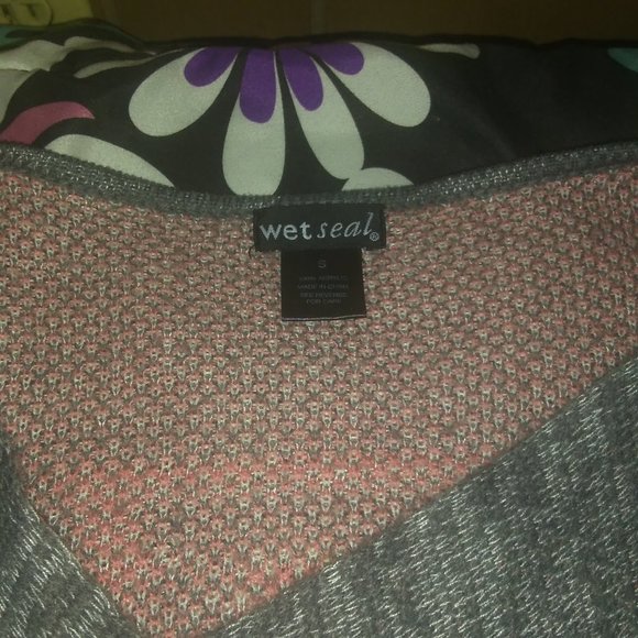 Wet Seal; Aztec; Cardigan; Longer in front - Picture 3 of 3